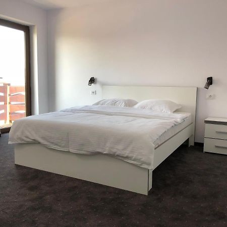 Casa Galbena Bed & Breakfast Arbore Dış mekan fotoğraf